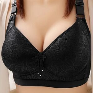 🆕️Black Lace Wirefree Bra